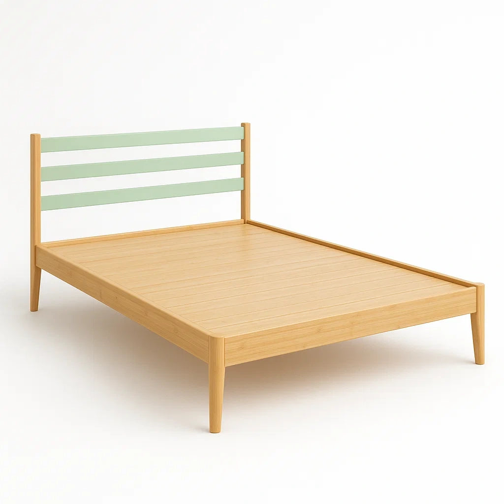 Letto in bambù con testiera verniciata verde