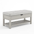 Panca in legno con cuscino in tessuto grigio chiaro